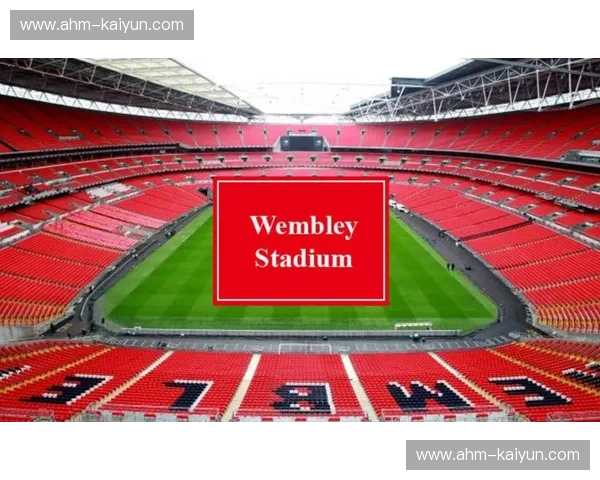 红色浪潮与钟表王国：安菲尔德的足球史诗与圣雅各的荣耀传承